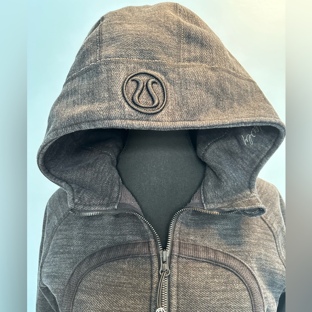 Lululemon dark grey/ black hoodie - Picture 3 of 9